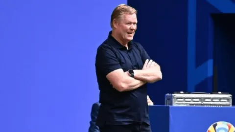 瑞士国门奥姆林受伤离队 科贝尔紧急递补入选